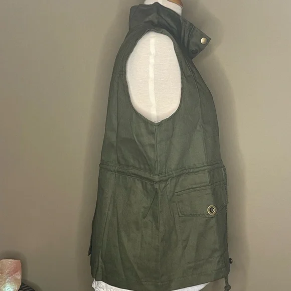 Safari Vest - Picture 4 of 4